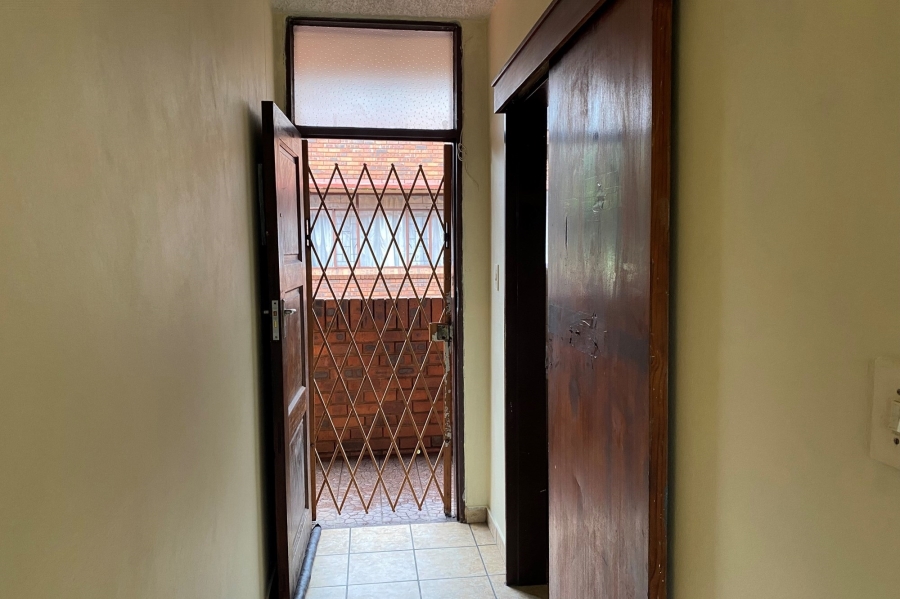 2 Bedroom Property for Sale in Pretoria North Gauteng