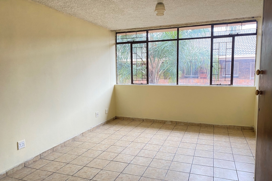 2 Bedroom Property for Sale in Pretoria North Gauteng