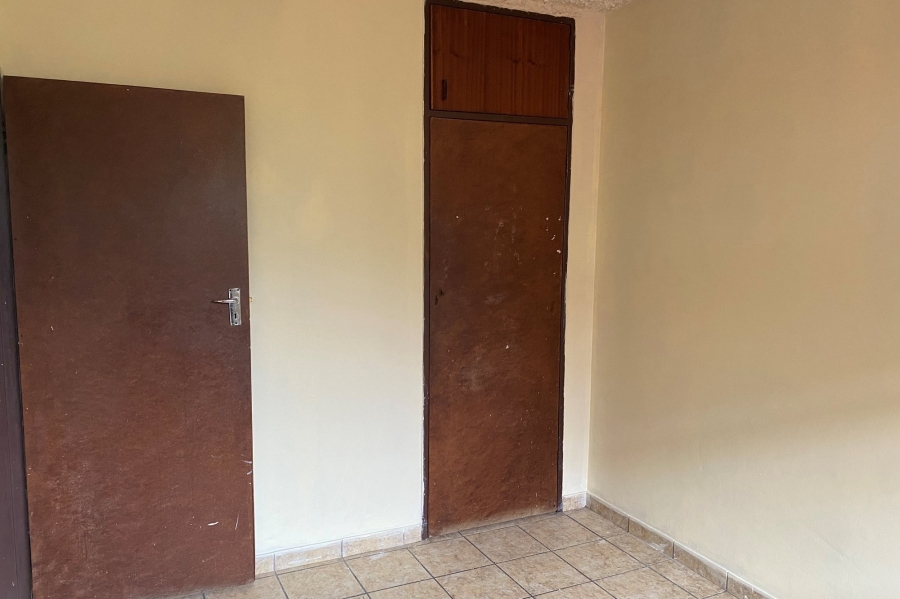 2 Bedroom Property for Sale in Pretoria North Gauteng