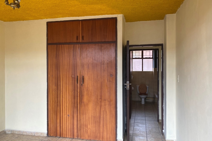2 Bedroom Property for Sale in Pretoria North Gauteng