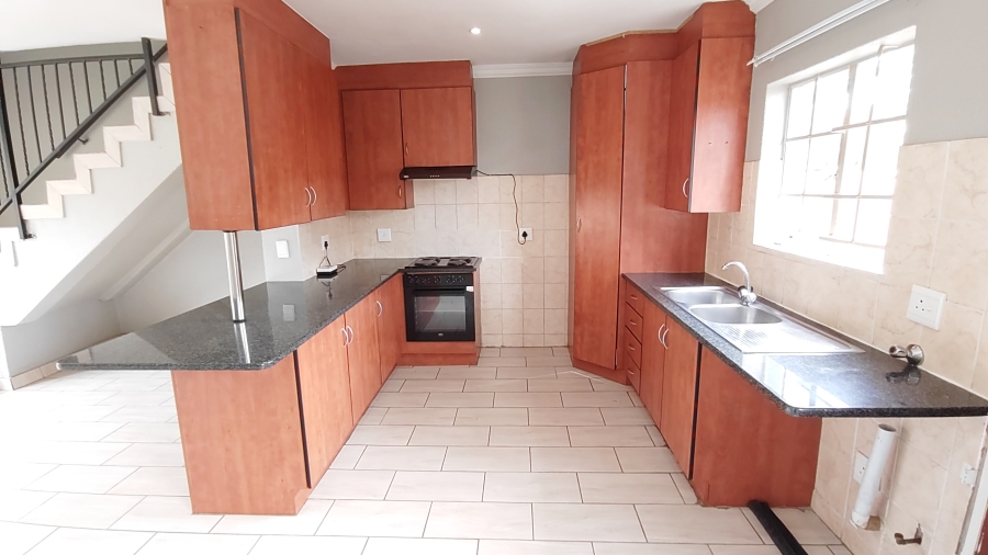 3 Bedroom Property for Sale in Annlin Gauteng