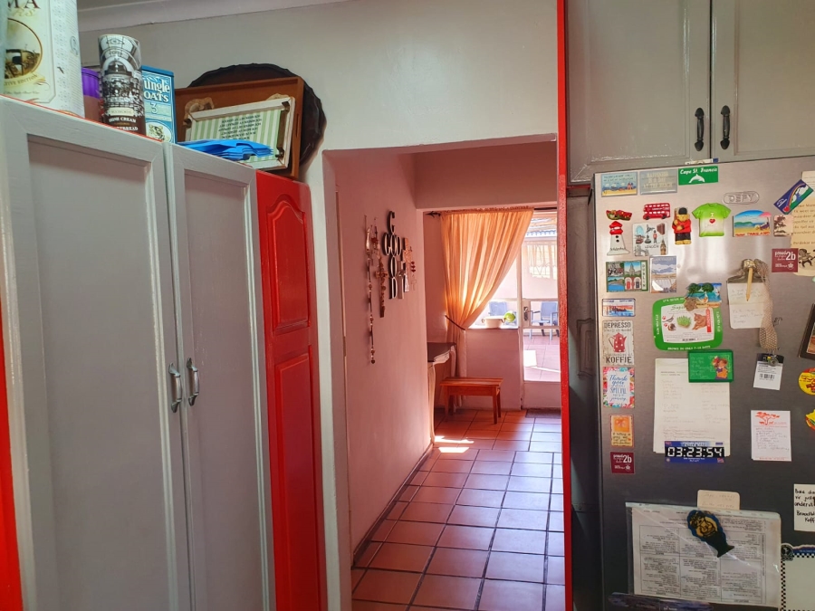 5 Bedroom Property for Sale in Glen Marais Gauteng