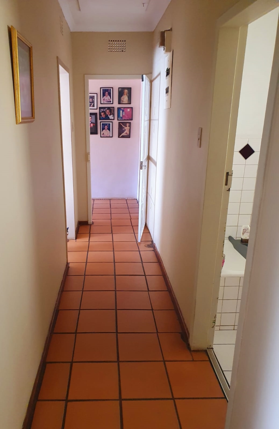 5 Bedroom Property for Sale in Glen Marais Gauteng