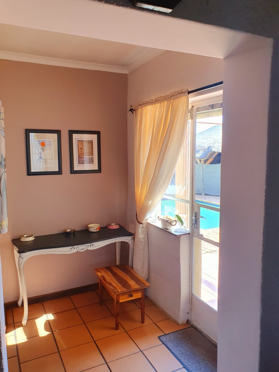 5 Bedroom Property for Sale in Glen Marais Gauteng
