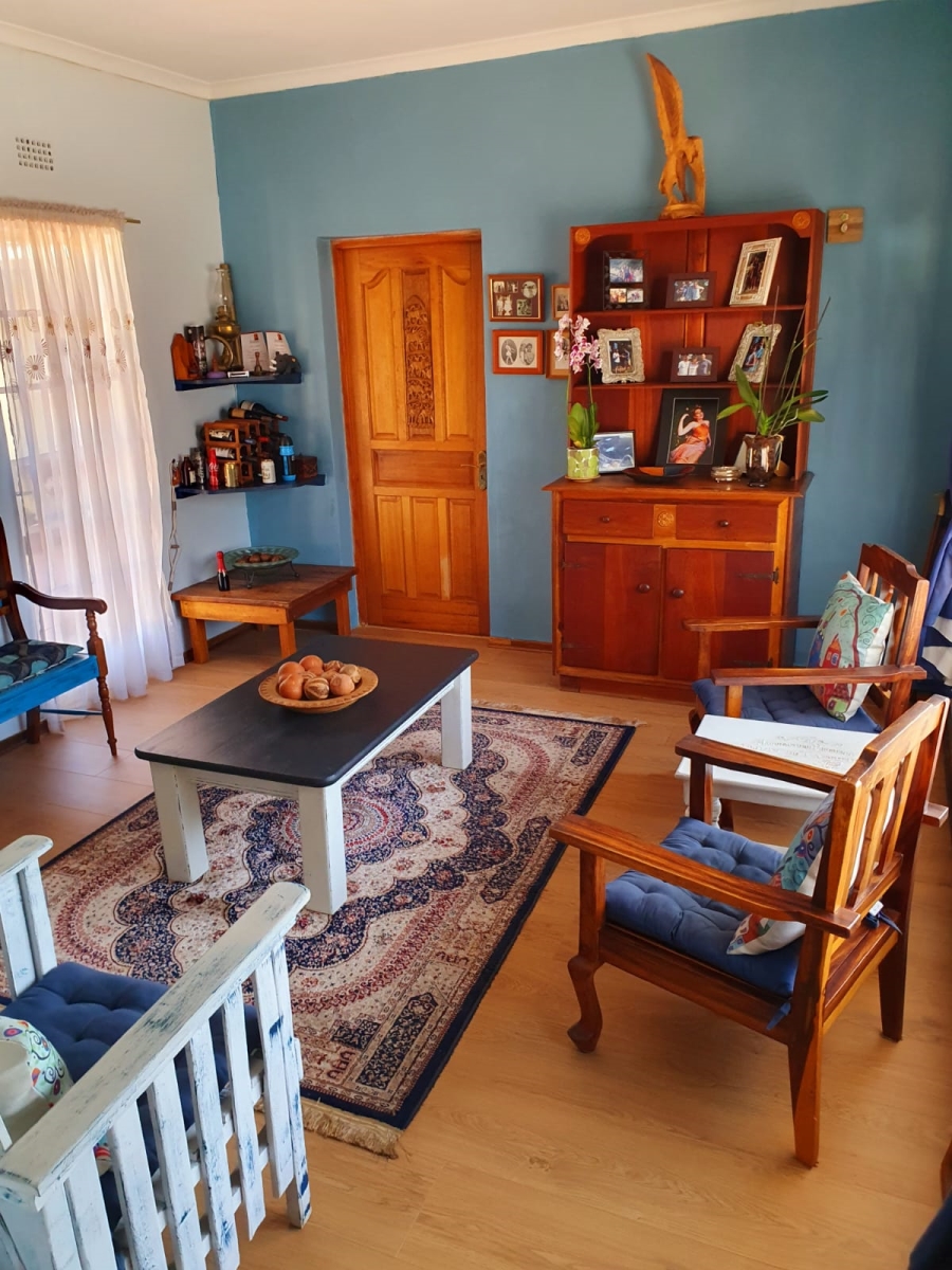 5 Bedroom Property for Sale in Glen Marais Gauteng