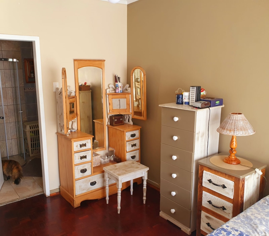 5 Bedroom Property for Sale in Glen Marais Gauteng