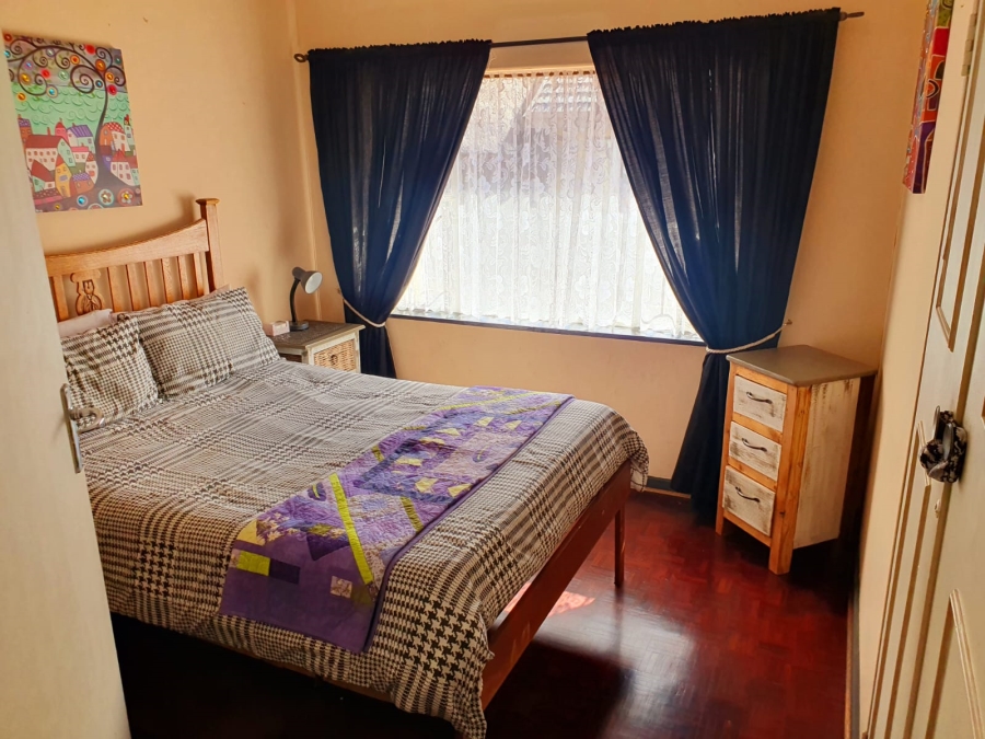 5 Bedroom Property for Sale in Glen Marais Gauteng