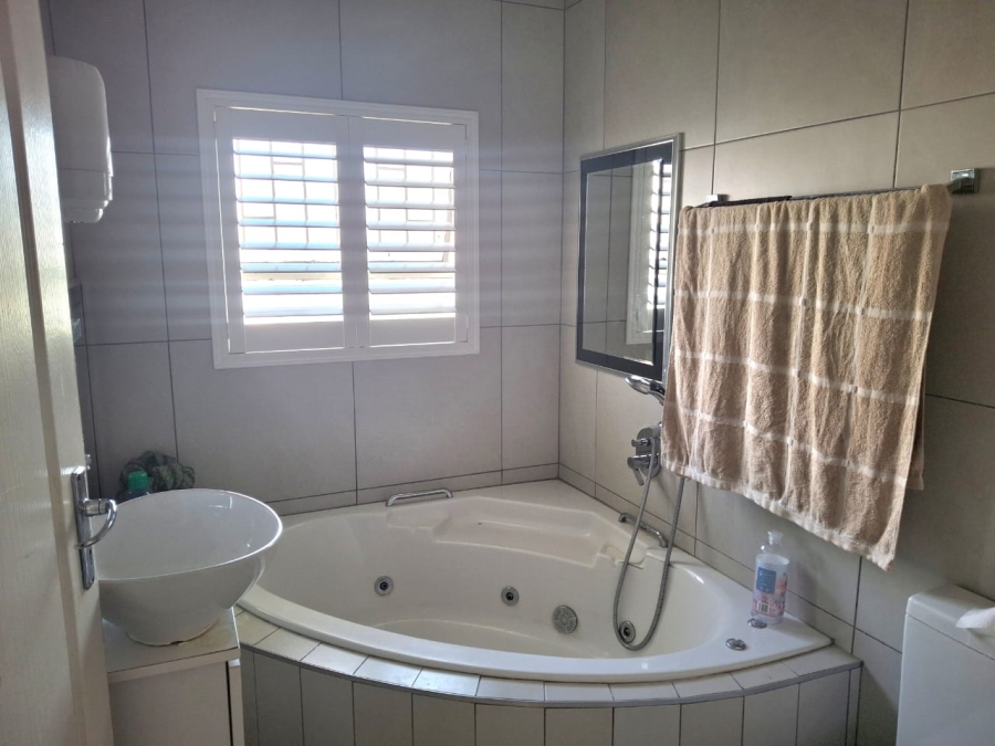 4 Bedroom Property for Sale in Ravenswood Gauteng