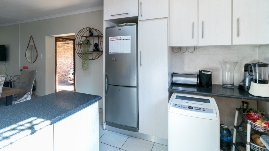 3 Bedroom Property for Sale in Noordwyk Gauteng