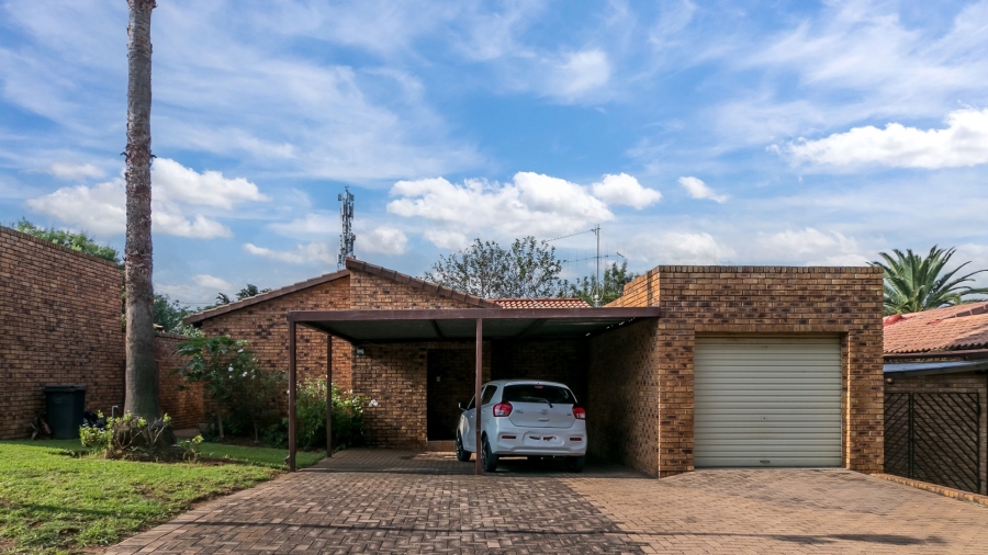 3 Bedroom Property for Sale in Noordwyk Gauteng