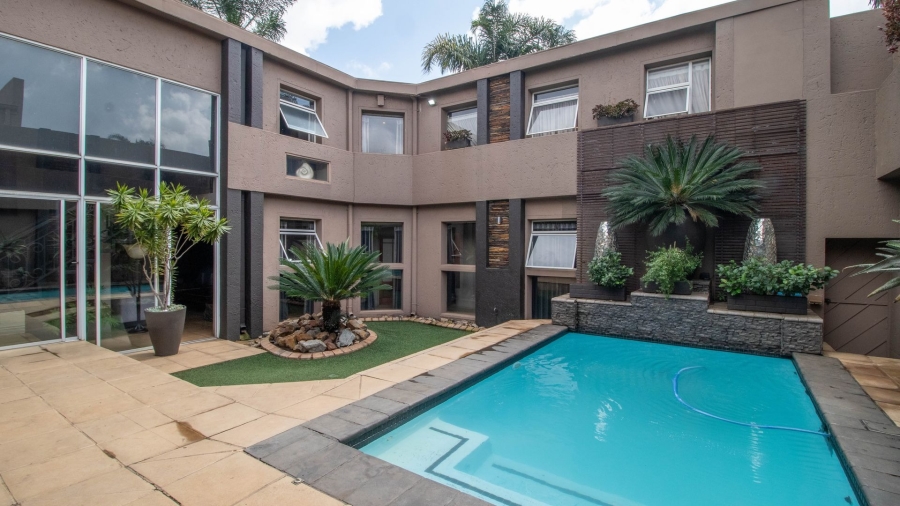 4 Bedroom Property for Sale in Glen Marais Gauteng