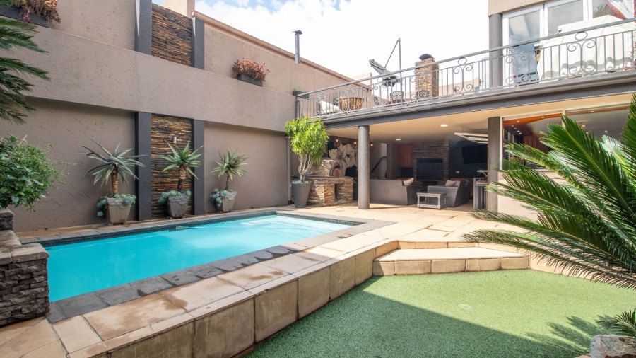 4 Bedroom Property for Sale in Glen Marais Gauteng