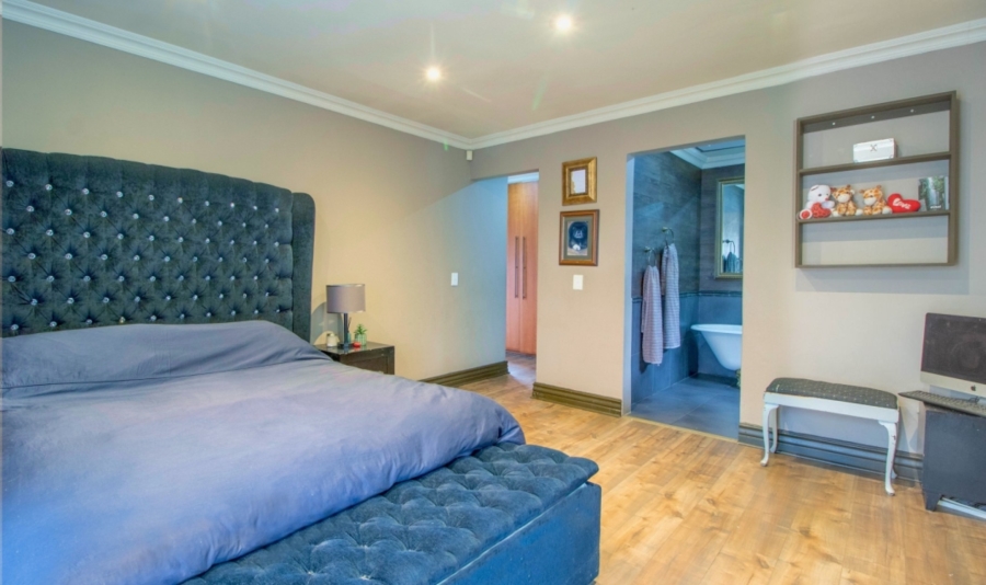 4 Bedroom Property for Sale in Glen Marais Gauteng
