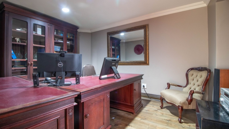 4 Bedroom Property for Sale in Glen Marais Gauteng