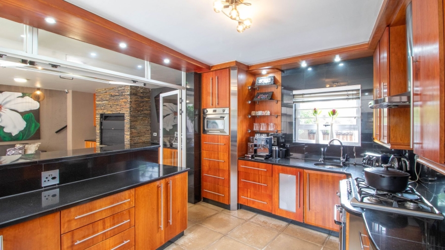 4 Bedroom Property for Sale in Glen Marais Gauteng