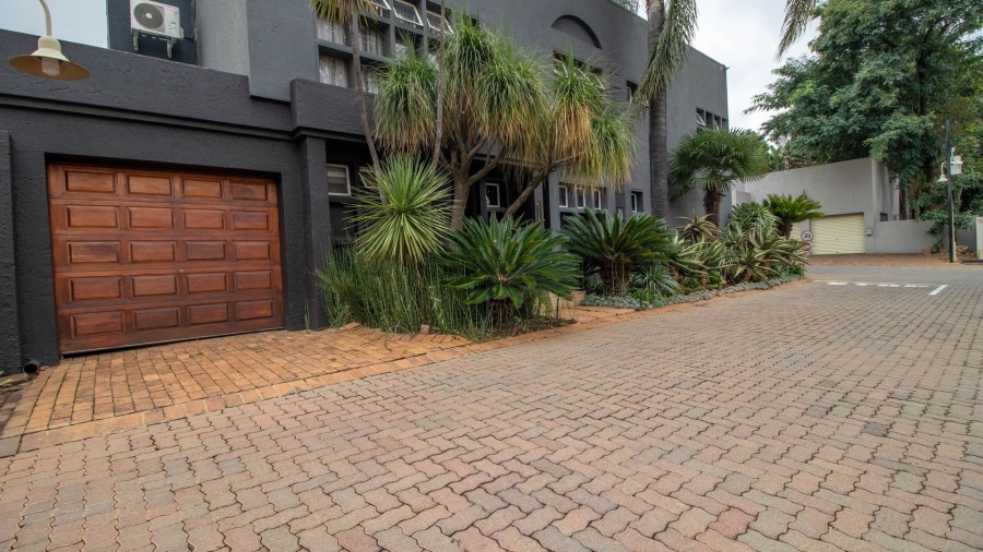 4 Bedroom Property for Sale in Glen Marais Gauteng