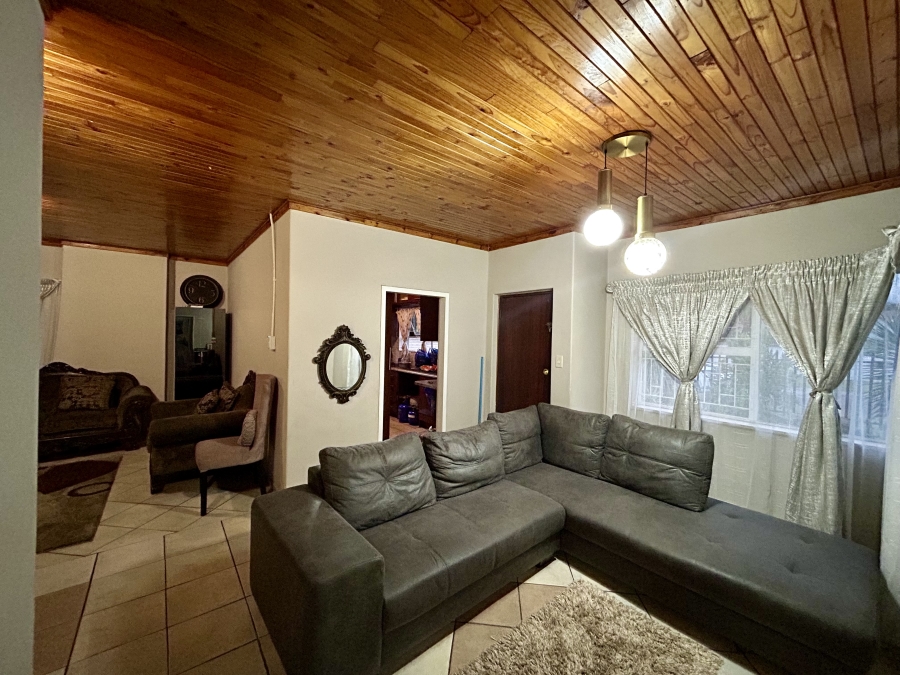 3 Bedroom Property for Sale in Dorandia Gauteng
