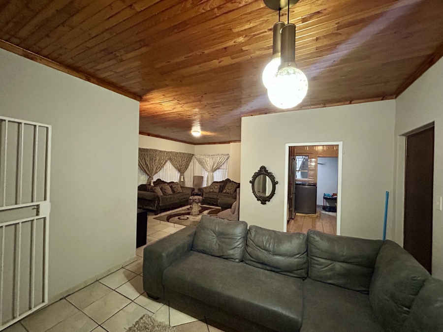 3 Bedroom Property for Sale in Dorandia Gauteng