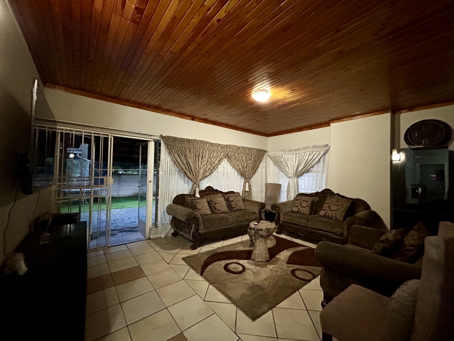3 Bedroom Property for Sale in Dorandia Gauteng