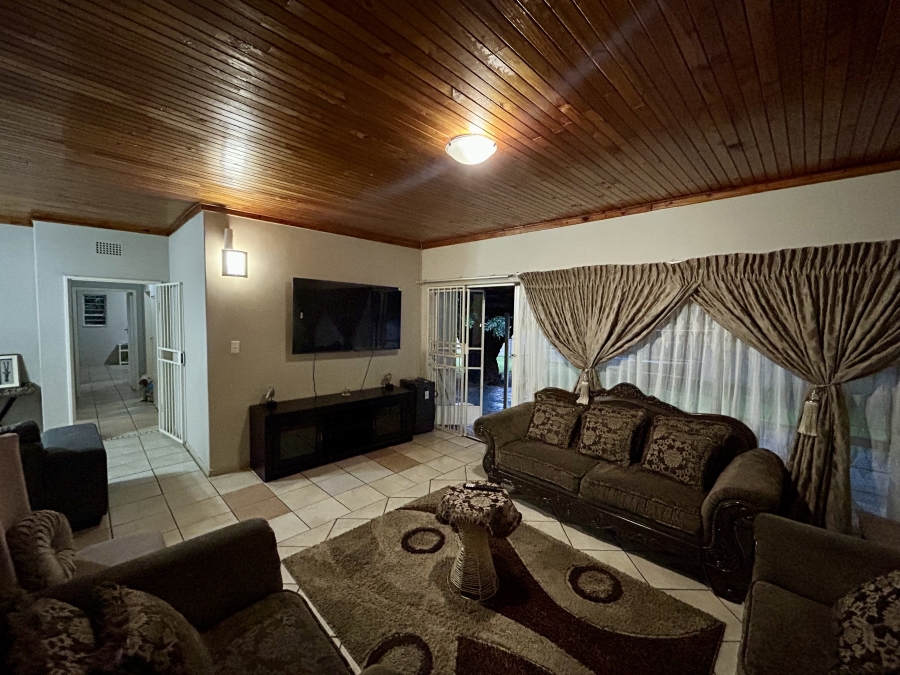 3 Bedroom Property for Sale in Dorandia Gauteng