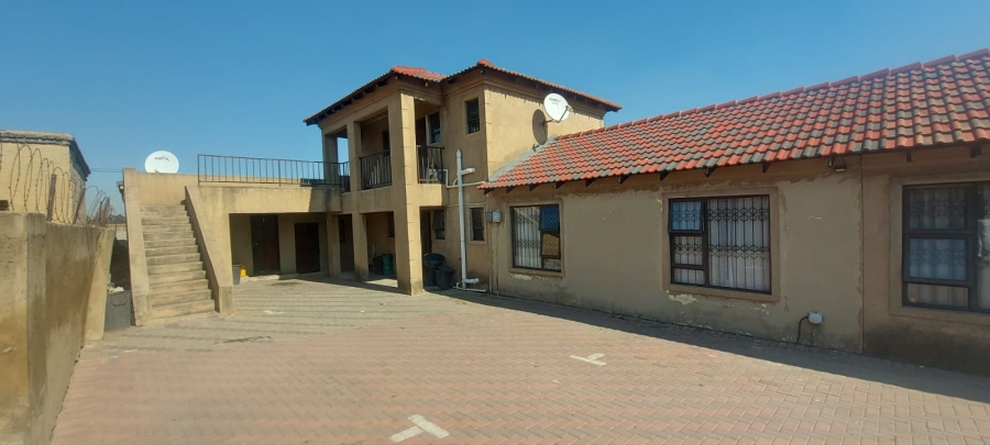 10 Bedroom Property for Sale in Klipfontein View Gauteng