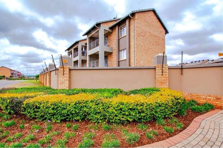 2 Bedroom Property for Sale in Monavoni Gauteng