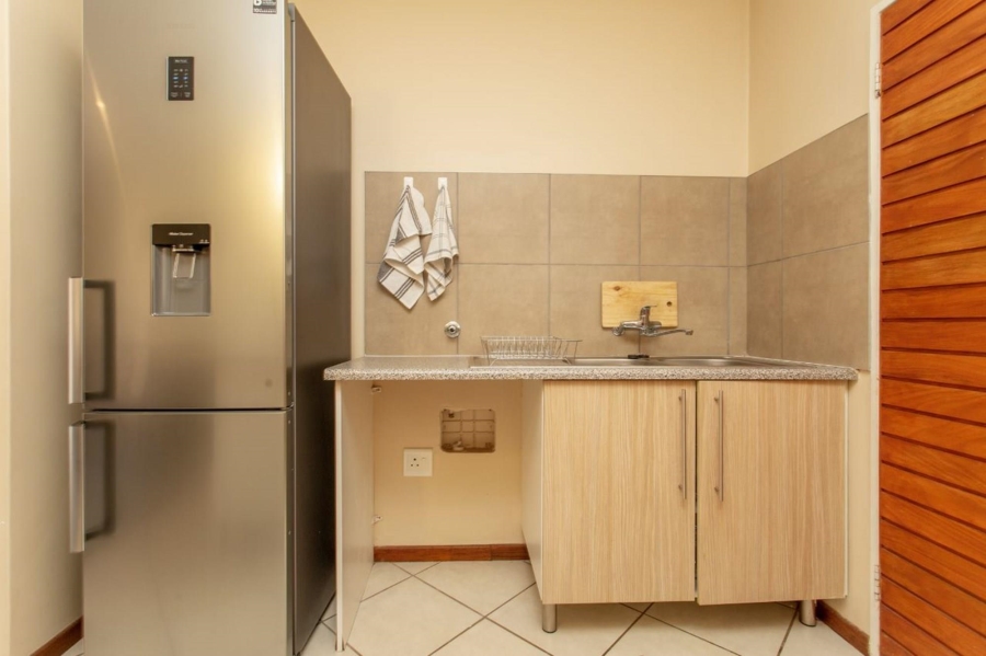 2 Bedroom Property for Sale in Monavoni Gauteng