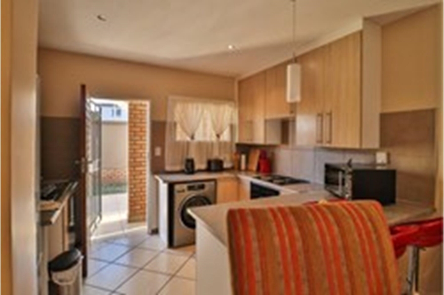 2 Bedroom Property for Sale in Monavoni Gauteng