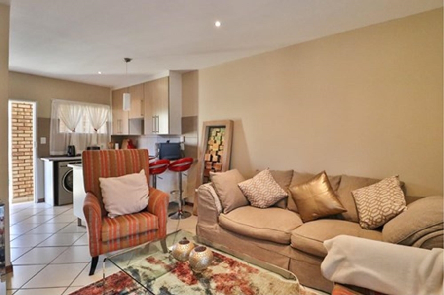 2 Bedroom Property for Sale in Monavoni Gauteng