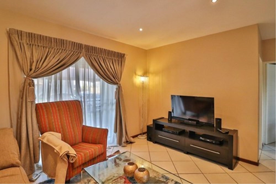 2 Bedroom Property for Sale in Monavoni Gauteng