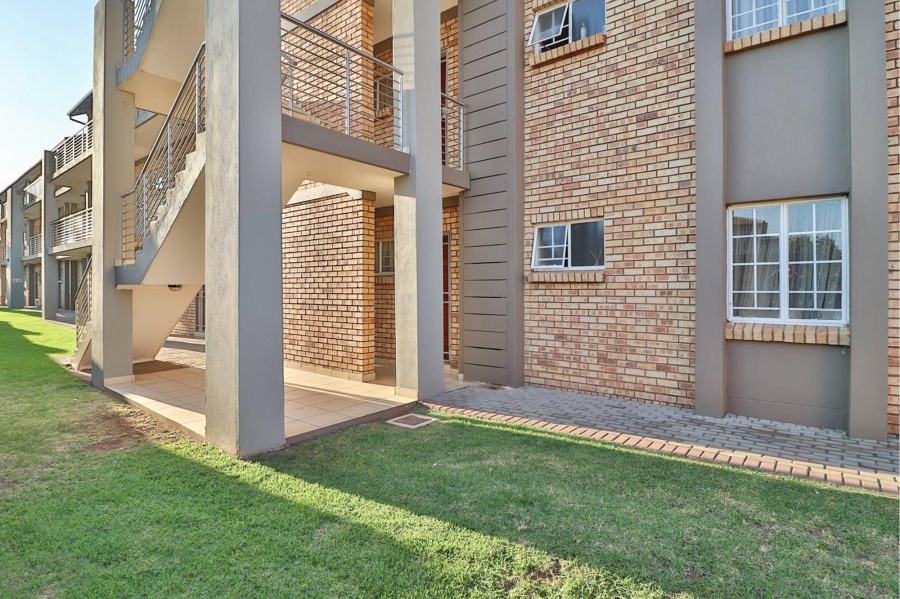 2 Bedroom Property for Sale in Monavoni Gauteng