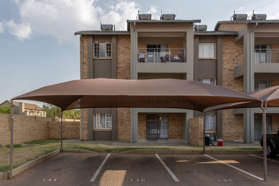 2 Bedroom Property for Sale in Monavoni Gauteng