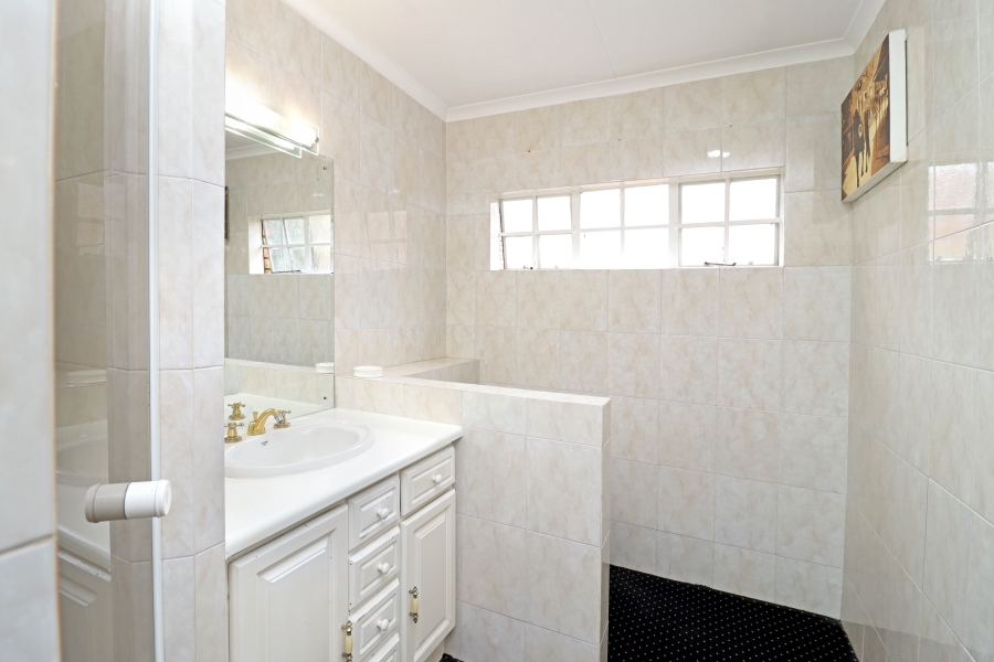 4 Bedroom Property for Sale in Randjesfontein A H Gauteng
