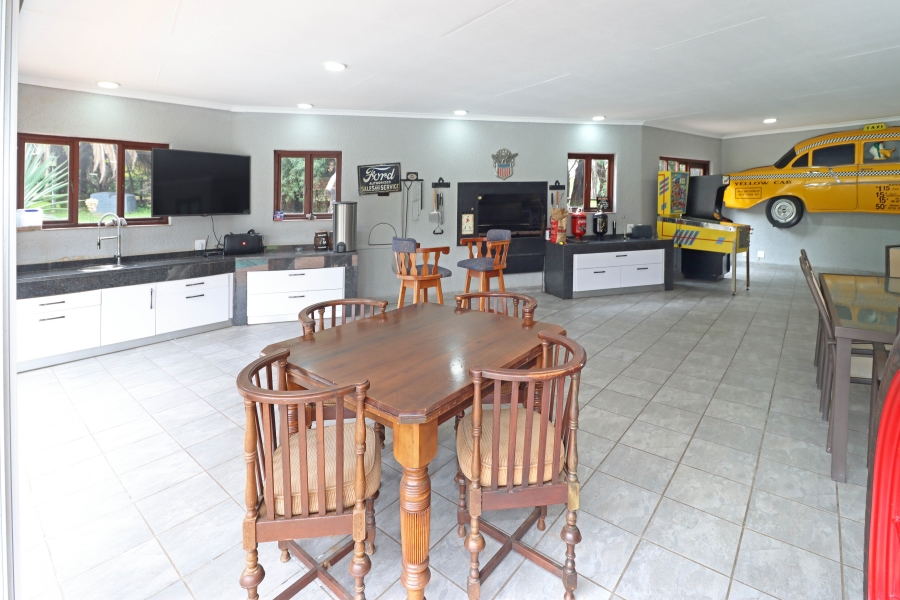 4 Bedroom Property for Sale in Randjesfontein A H Gauteng
