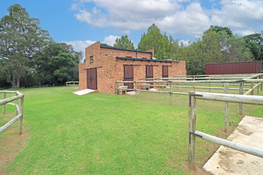 4 Bedroom Property for Sale in Randjesfontein A H Gauteng