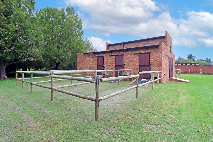 4 Bedroom Property for Sale in Randjesfontein A H Gauteng