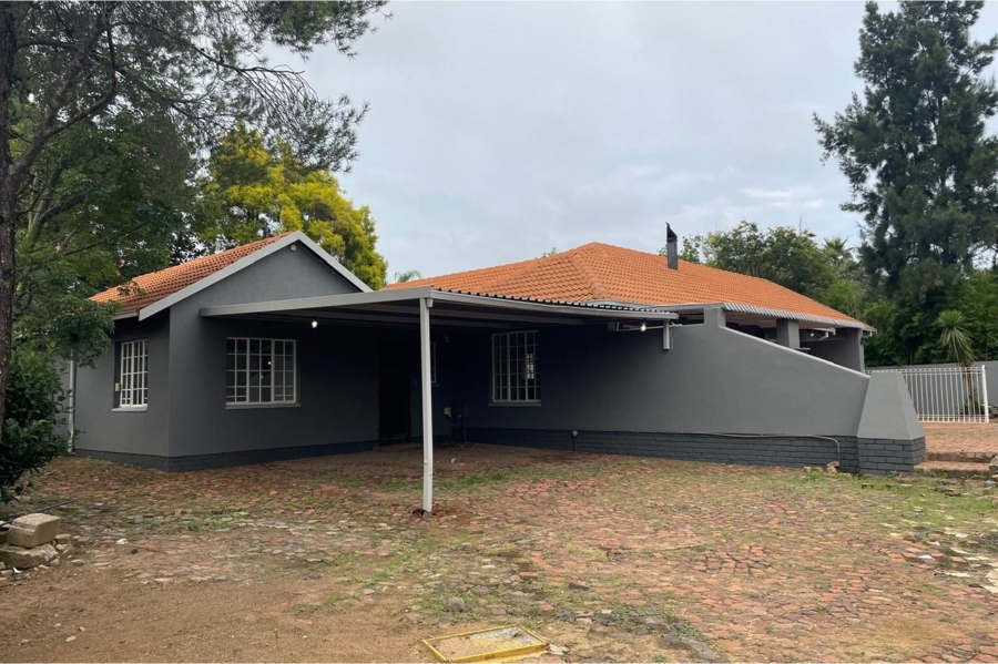 To Let 5 Bedroom Property for Rent in Noordwyk Gauteng