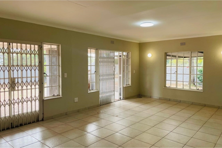 To Let 5 Bedroom Property for Rent in Noordwyk Gauteng