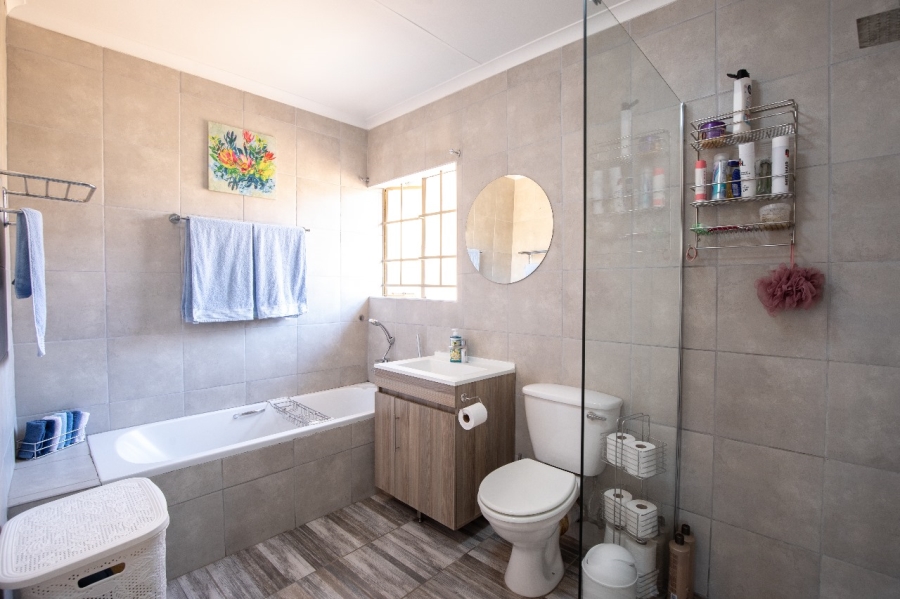 2 Bedroom Property for Sale in Amberfield Heights Gauteng
