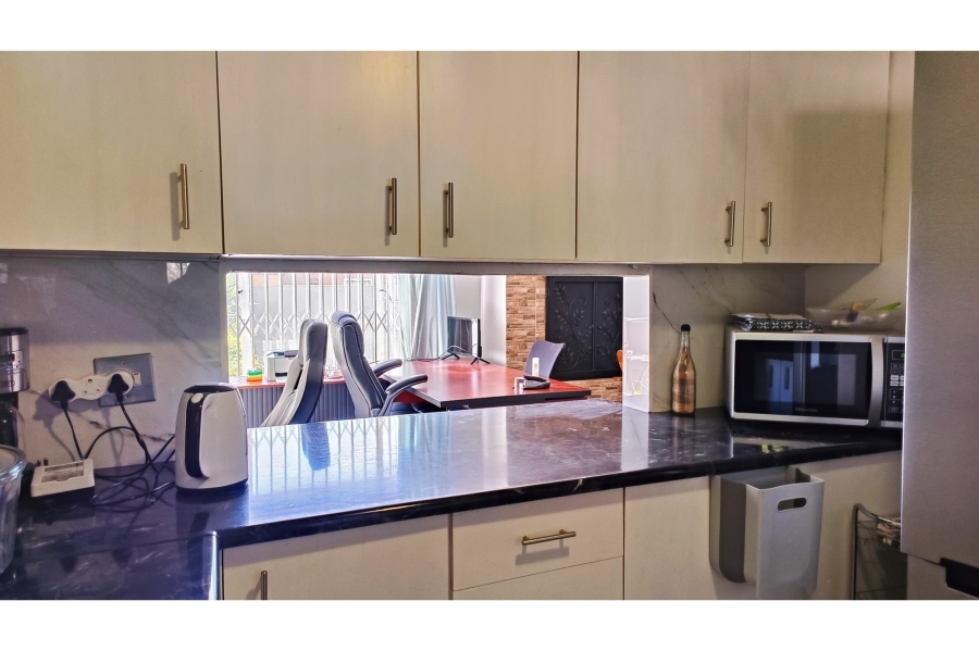 2 Bedroom Property for Sale in Hennopspark Gauteng