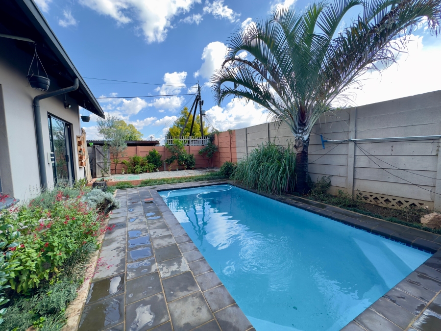 3 Bedroom Property for Sale in Villieria Gauteng