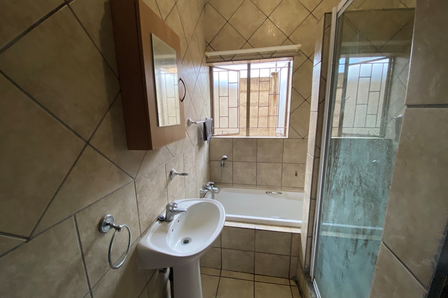 2 Bedroom Property for Sale in Erasmus Gauteng