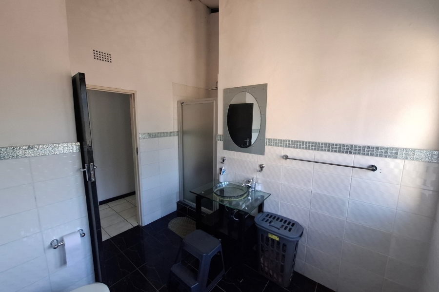 5 Bedroom Property for Sale in Weltevreden Park Gauteng