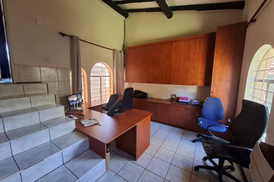 5 Bedroom Property for Sale in Weltevreden Park Gauteng