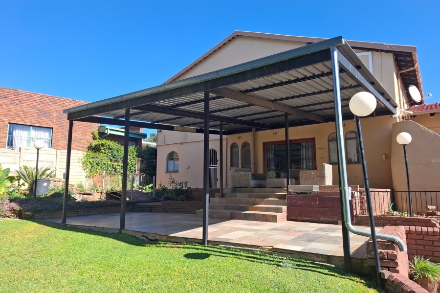 5 Bedroom Property for Sale in Weltevreden Park Gauteng