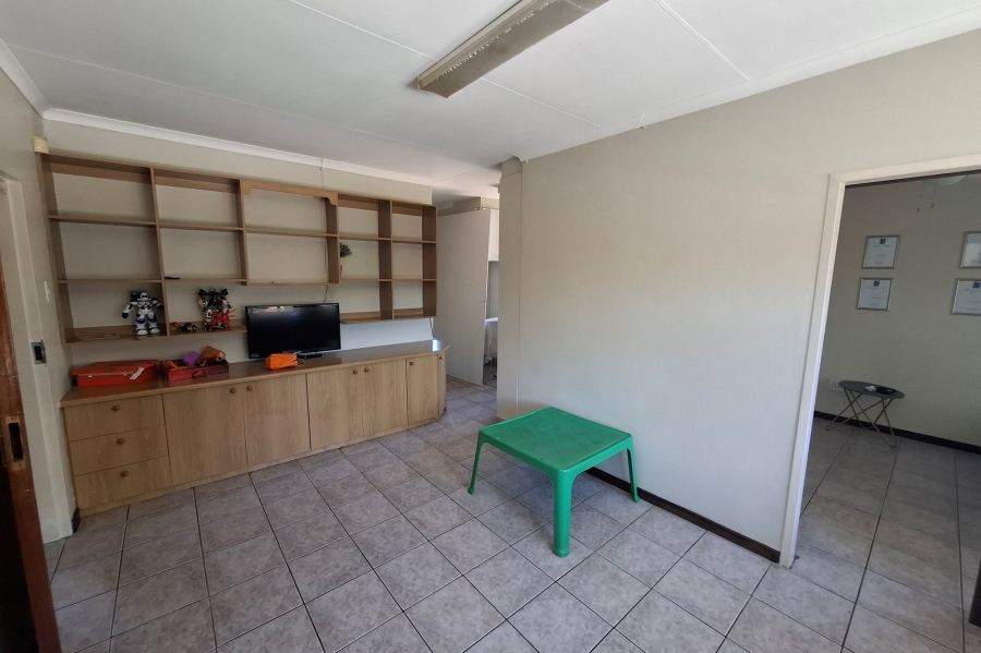 5 Bedroom Property for Sale in Weltevreden Park Gauteng