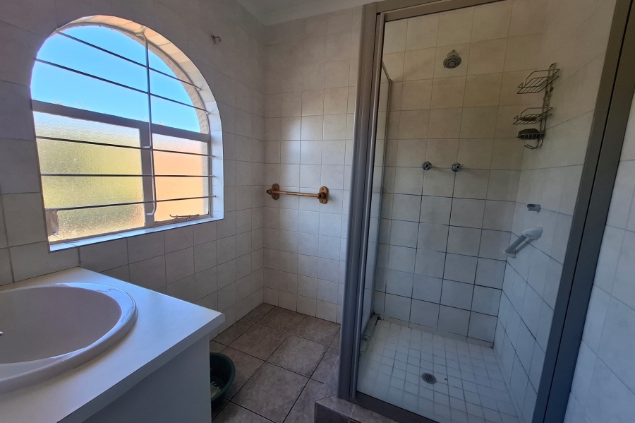 5 Bedroom Property for Sale in Weltevreden Park Gauteng