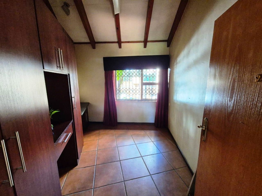 5 Bedroom Property for Sale in Eldoraigne Gauteng