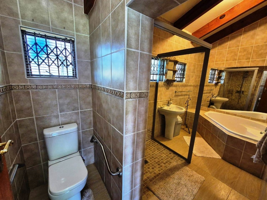 5 Bedroom Property for Sale in Eldoraigne Gauteng