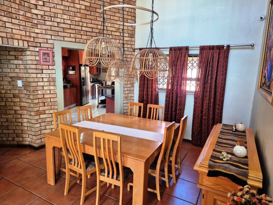 5 Bedroom Property for Sale in Eldoraigne Gauteng